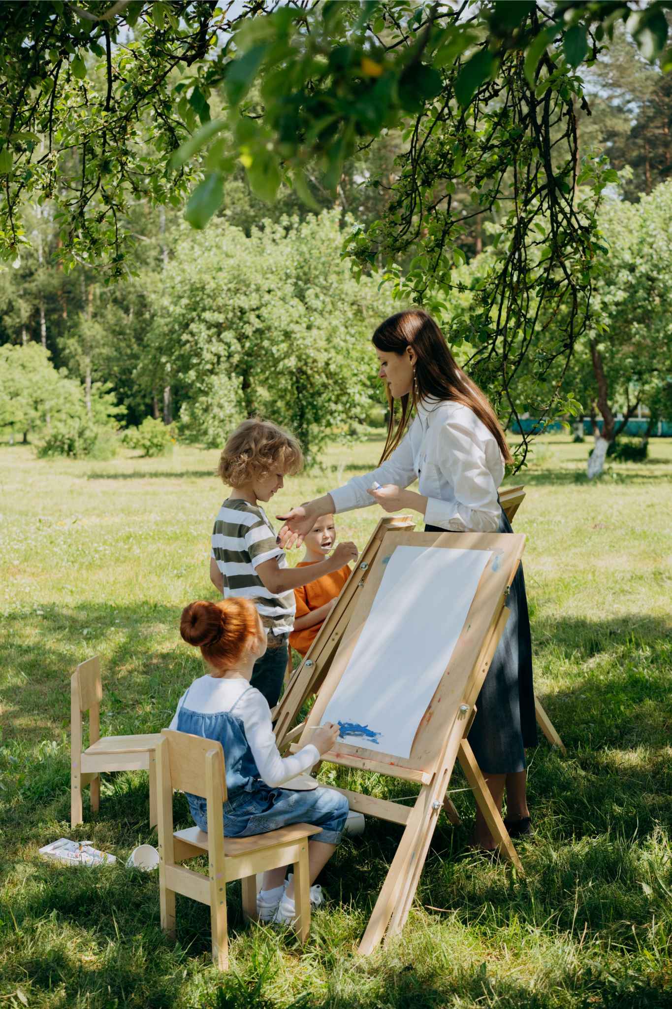 Foto von Mikhail Nilov von Pexels: https://www.pexels.com/de-de/foto/frau-kunst-kreativ-malerei-8922974/